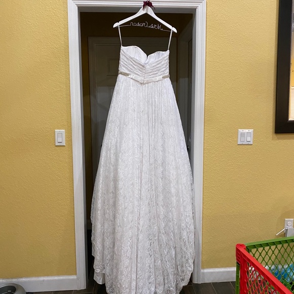 David’s Bridal Strapless Wedding Dress Size 12 - Picture 8 of 12